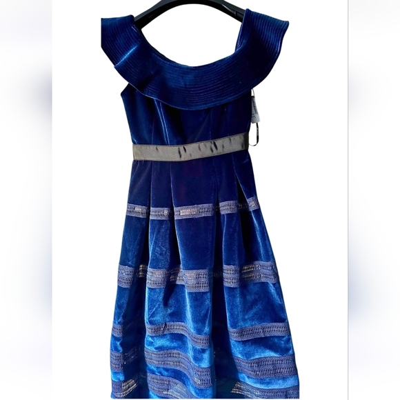 NWT Self Portrait Elegant Blue Off-Shoulder Dress Sz 6 - Picture 7 of 7